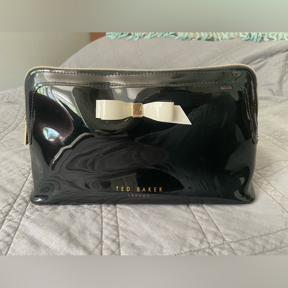 (NWOT) Ted Baker London black Calgary’s bag
Beauty bag - Picture 13 of 14